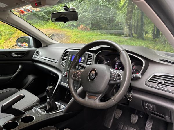 181 Renault Megane 1.2 TCE 130 EXPRESSION 361669654