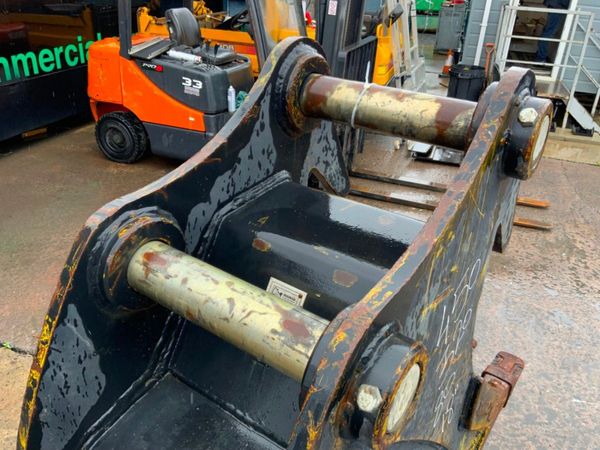 18" RHINOX DIGGING BUCKET...80mm PINS.....249c. 361675286