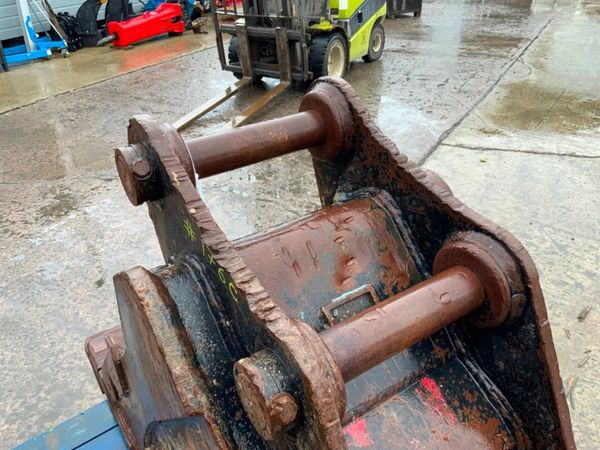 24" STRICKLAND BUCKET.....65mm PINS.....176c. 361676809