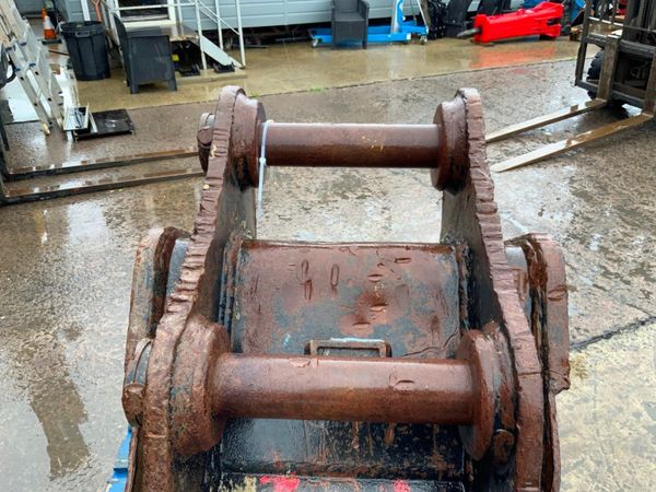 24" STRICKLAND BUCKET.....65mm PINS.....176c. 361676810