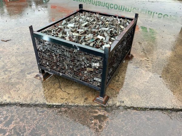 GALVANISED THUMB SCREW DECK CLAMPS..... 361676932