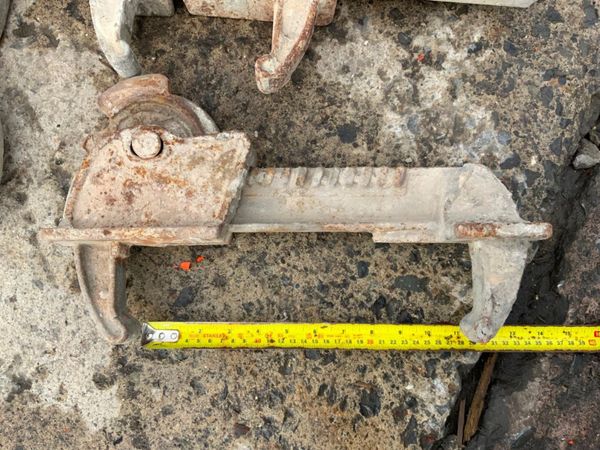 DOKA SHUTTERING FORMWORK  CLAMPS 361761851