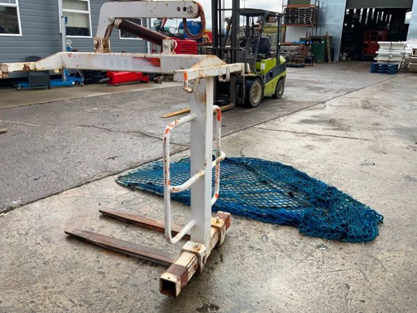 2200 kgs CRANE FORK ATTACHMENT...212-2 361761968