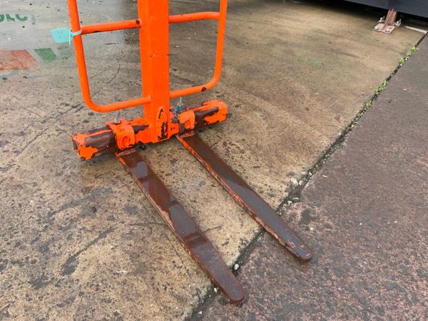 EICHINGER 2000kg CRANE FORK ATTACHMENT...90-2. 361762136