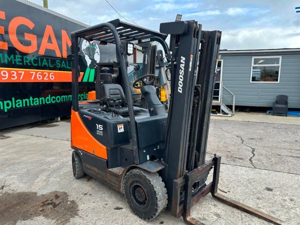 2016 DOOSAN 1.5 TON DIESEL FORKLIFT.....5,850 hrs 361763205