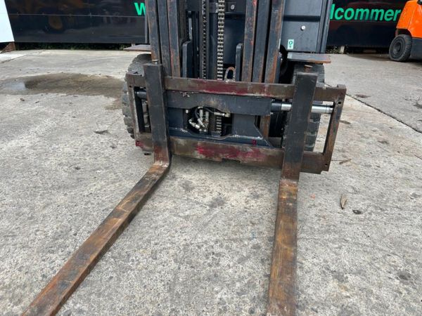2016 DOOSAN 1.5 TON DIESEL FORKLIFT.....5,850 hrs 361763202