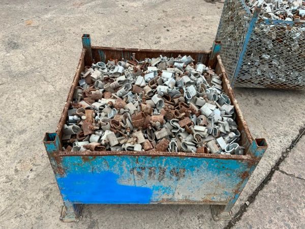 GALVANISED UNIVERSAL BEAM / SCAFFOLDING COUPLERS. 361788047