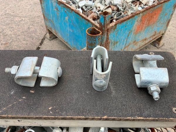 GALVANISED UNIVERSAL BEAM / SCAFFOLDING COUPLERS. 361788056