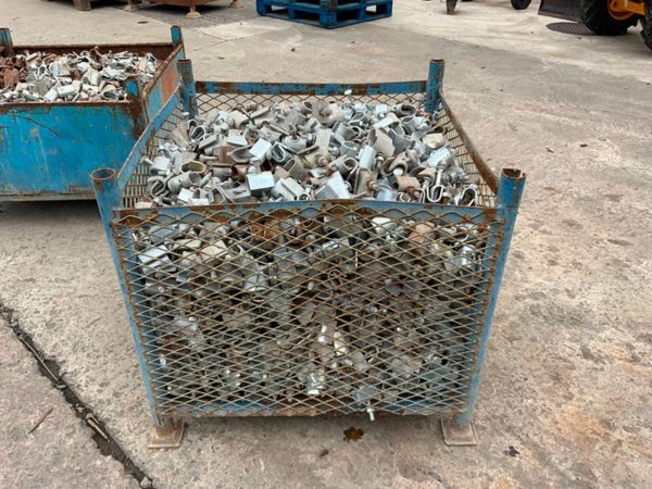 GALVANISED UNIVERSAL BEAM / SCAFFOLDING COUPLERS. 361788052