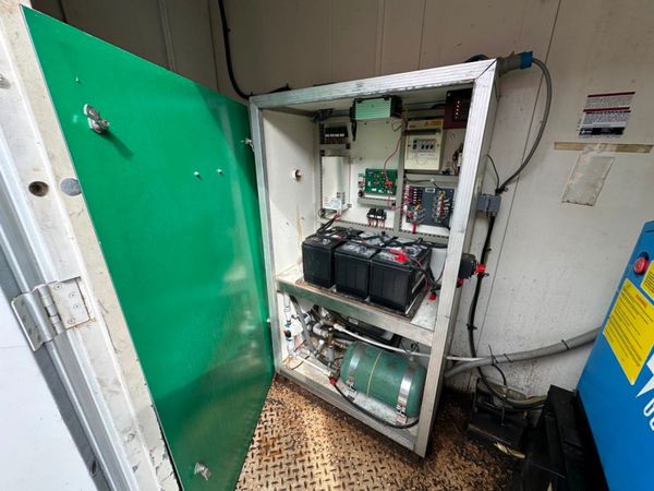 28 x 9 welfare unit , toilet , generator kitchen. 361793881