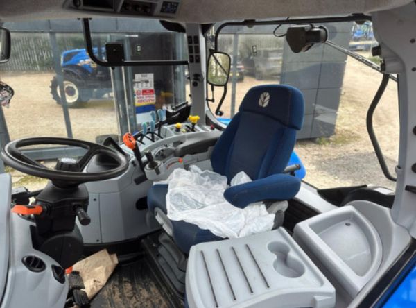2023 New Holland T7 210 361867316