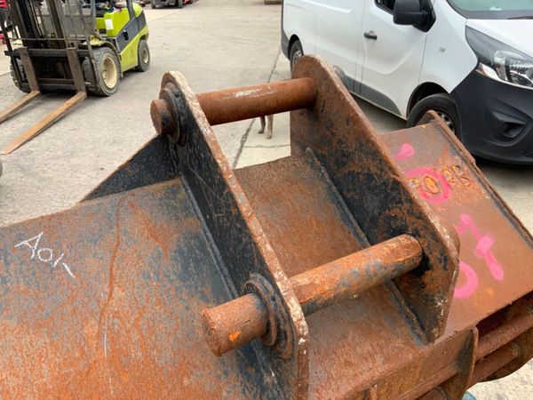 48" RIDDLE BUCKET......65mm PINS......1567t. 361877746