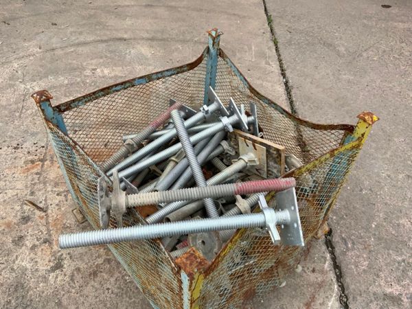 ADJUSTABLE SCAFFOLDING BASE JACK LEGS. 361878115