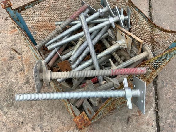 ADJUSTABLE SCAFFOLDING BASE JACK LEGS. 361878116