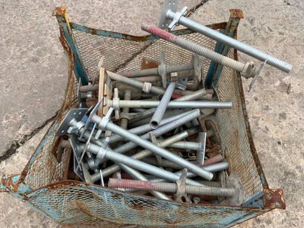 ADJUSTABLE SCAFFOLDING BASE JACK LEGS. 361878112