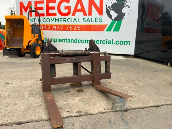 WHEELED LOADER Q/HITCH FORK CARRIAGE...3932 361885371