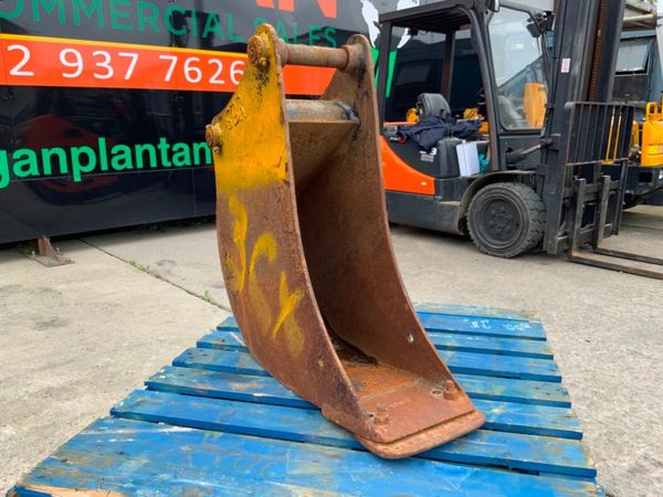 12" DIGGING BUCKET.....45mm PINS.......1212-2. 361882555