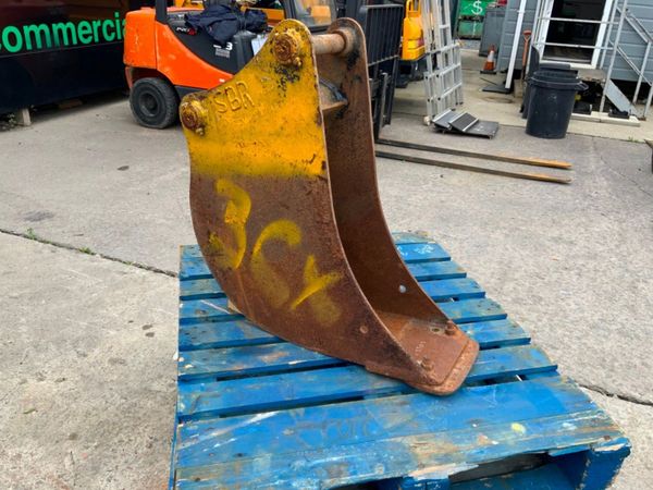 12" DIGGING BUCKET.....45mm PINS.......1212-2. 361882552