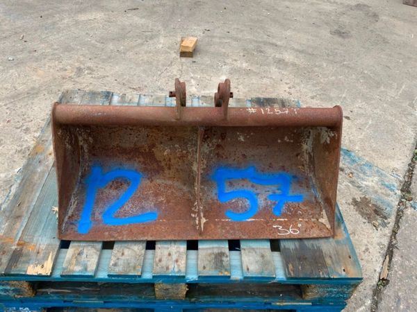 36" GRADING BUCKET.......25mm PINS.......1257. 361919668