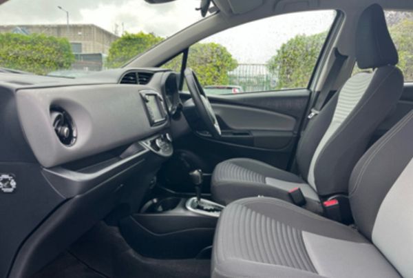Yaris 2017 HYBRID LUXURY 1.5 AUTO 33k/MILES 361978463