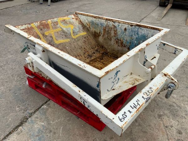CONQUIP 500lt SELF TIPPING BOAT SKIP.........371c. 362040086