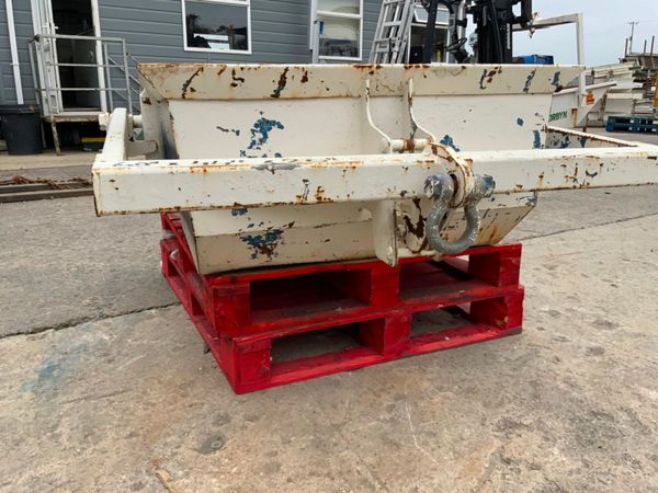 CONQUIP 500lt SELF TIPPING BOAT SKIP.........371c. 362040083