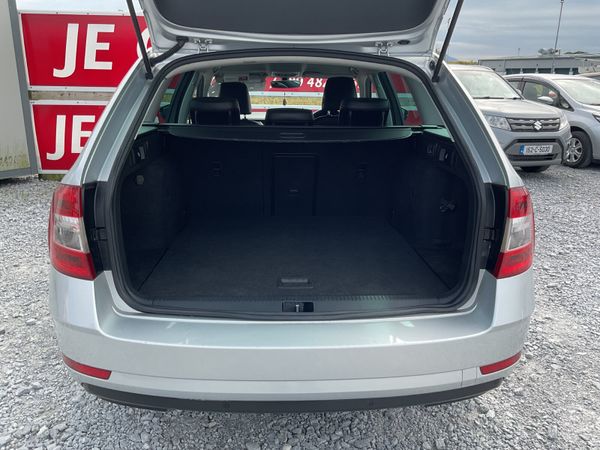 SKODA OCTAVIA ESTATE 1.6 TDI STYLE TAXED NCT 362077536