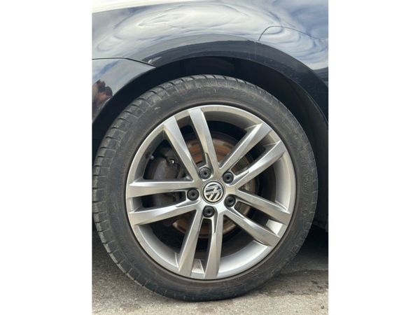 Volkswagen Golf Edition-r 1.6 TDI Manual 5speed 1 362094355