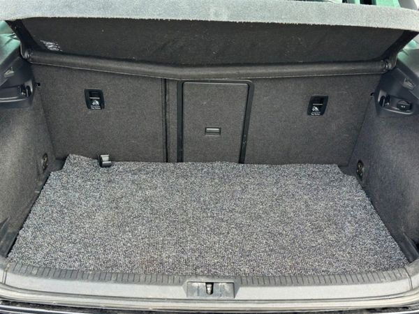 Volkswagen Golf Edition-r 1.6 TDI Manual 5speed 1 362094369