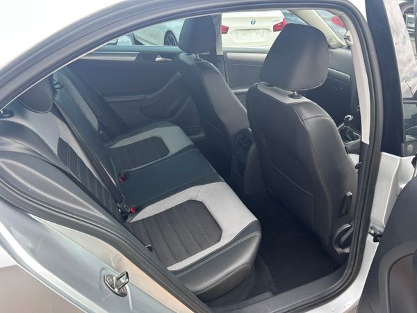 Volkswagen Jetta highline 362120008