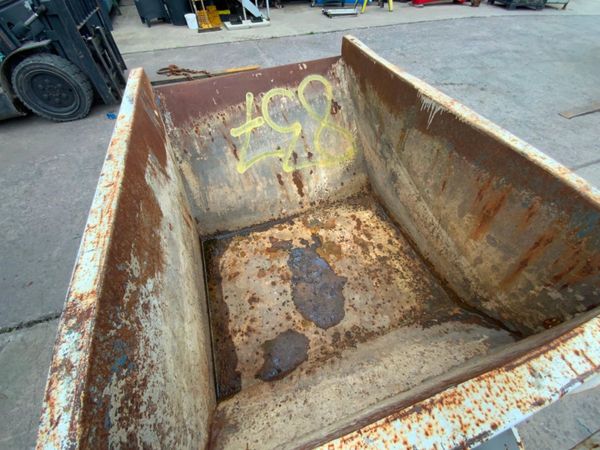 750lts CONQUIP SELF TIPPING CRANE SKIP.....837c. 362144497