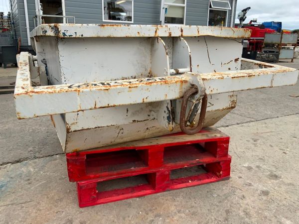 750lts CONQUIP SELF TIPPING CRANE SKIP.....837c. 362144504