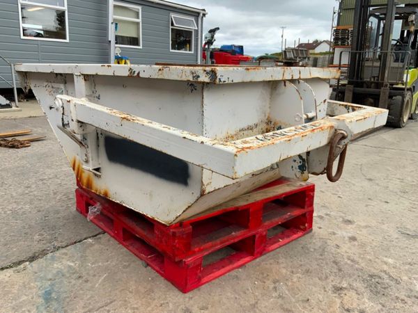 750lts CONQUIP SELF TIPPING CRANE SKIP.....837c. 362144505