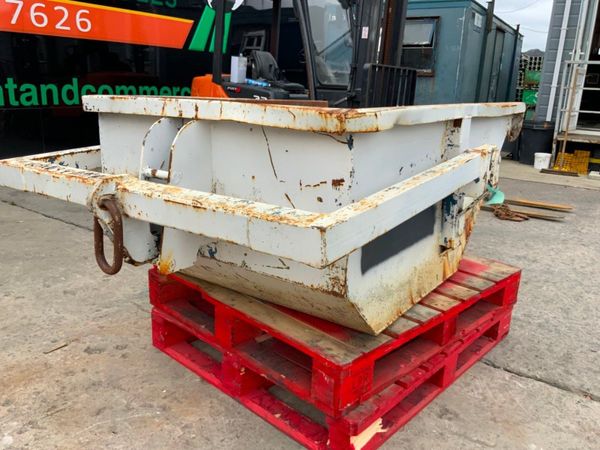 750lts CONQUIP SELF TIPPING CRANE SKIP.....837c. 362144502