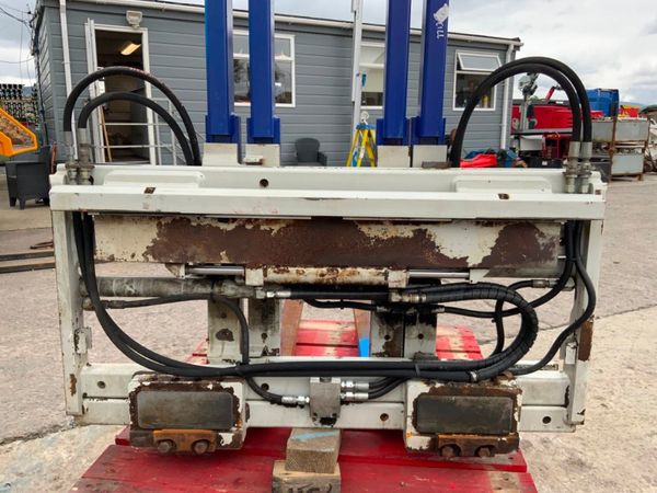CASCADE DOUBLE PALLET FORK CARRIAGE...3462. 362158476