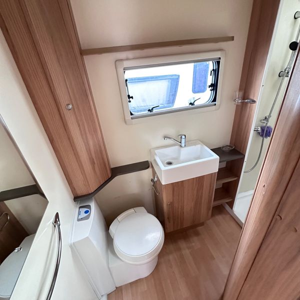 ✨STUNNING BAILEY PEGASUS 4 BERTH FIXED BED✨ 362218836