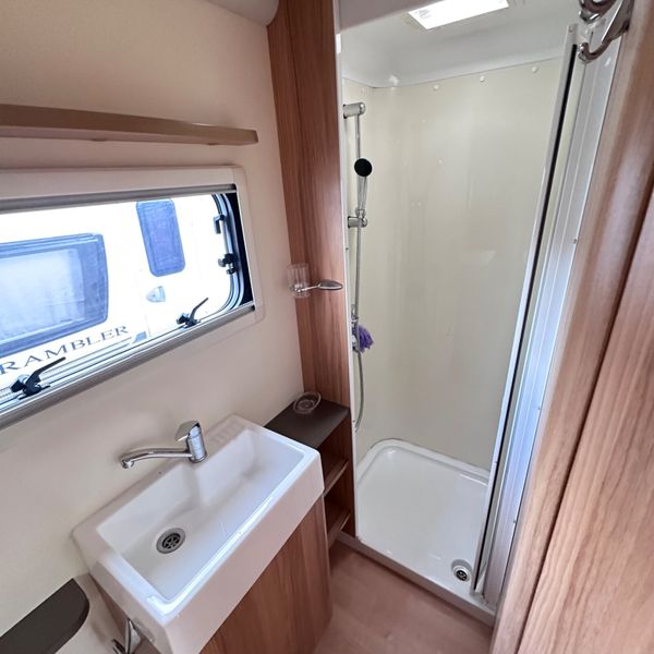 ✨STUNNING BAILEY PEGASUS 4 BERTH FIXED BED✨ 362218840