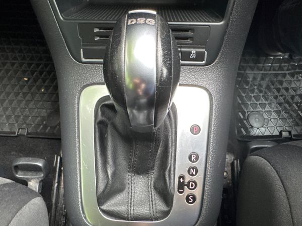 Volkswagen Golf 2011 DSG 1.6 TDI Fresh NCT 362366930