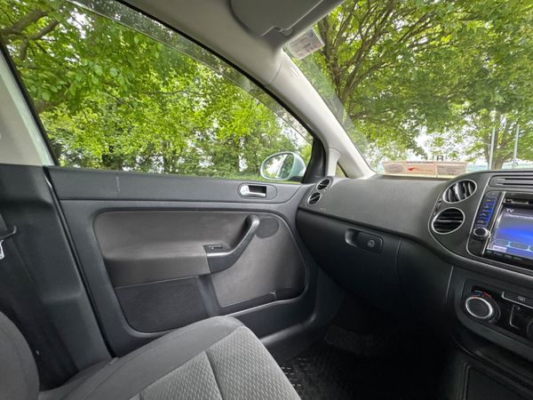 Volkswagen Golf 2011 DSG 1.6 TDI Fresh NCT 362366932
