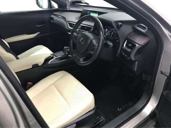 Lexus UX LUXURY FWD CAR PLAY ST 4DR AUTO 362415254