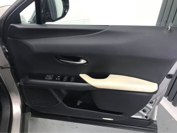 Lexus UX LUXURY FWD CAR PLAY ST 4DR AUTO 362415260