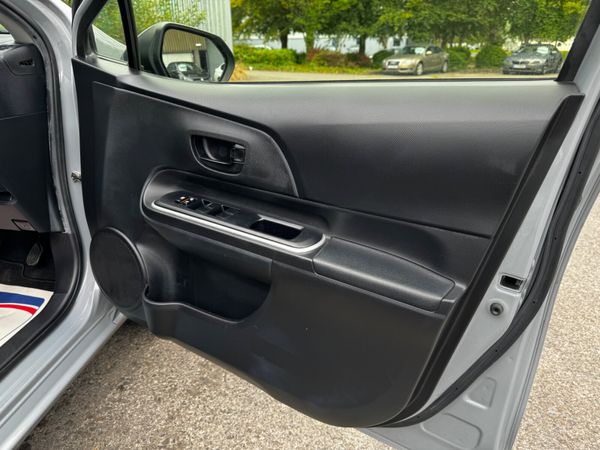 Toyota Aqua 2021 Petrol Hybrid 362412936