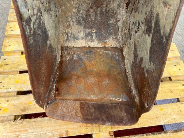 17 inch GUMMY DIGGING BUCKET ..45MM ...# 220-17 362450886
