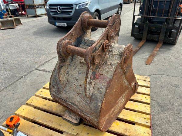 17 inch GUMMY DIGGING BUCKET ...45MM ...# 220-17 362451171