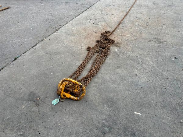 5.5 Metre ...6.7 ton ...lifting chains 4 LEG .... 362475269