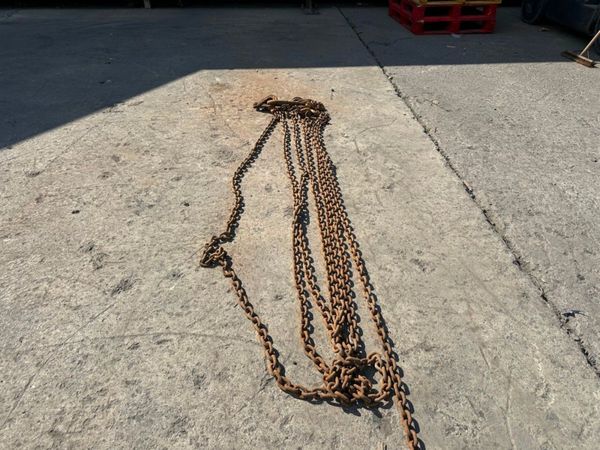 5.6 Metre ...6.7 ton ...lifting chains 4 LEG .... 362502437