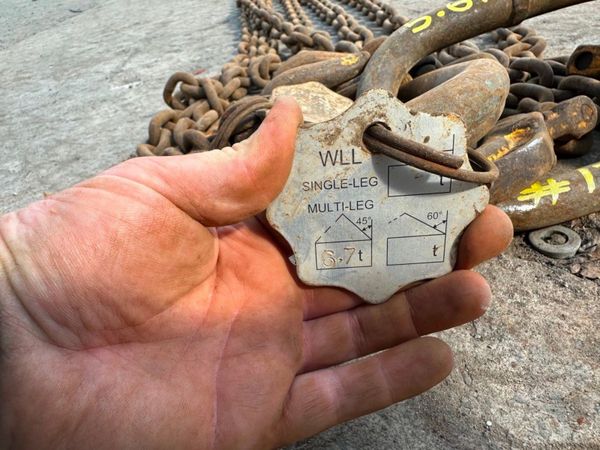 5.6 Metre ...6.7 ton ...lifting chains 4 LEG .... 362502447