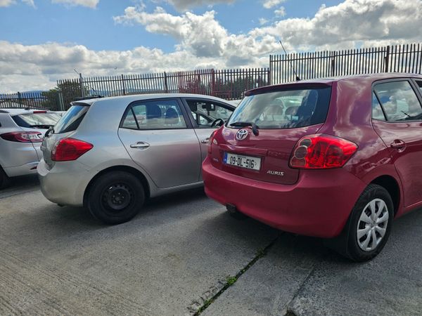 TWO TOYOTA AURIS FOR PARTS/ REPAIR 362562117