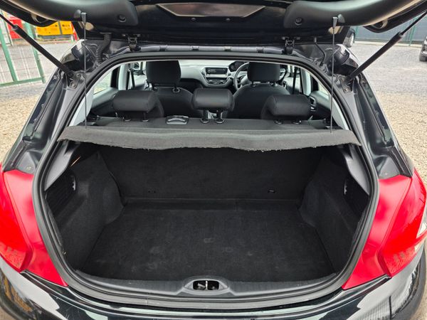 Peugeot 208 2015 362576055