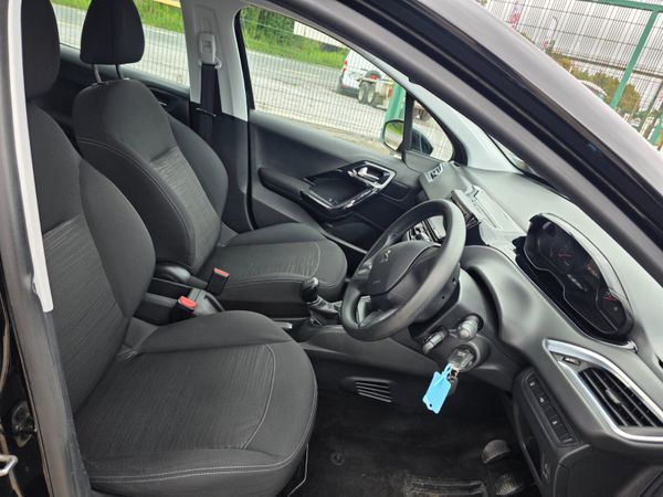 Peugeot 208 2015 362576053